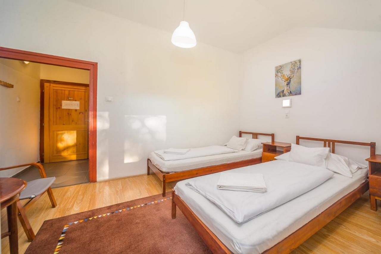 Lipicai Hotel Es Etterem Szilvasvarad Luaran gambar