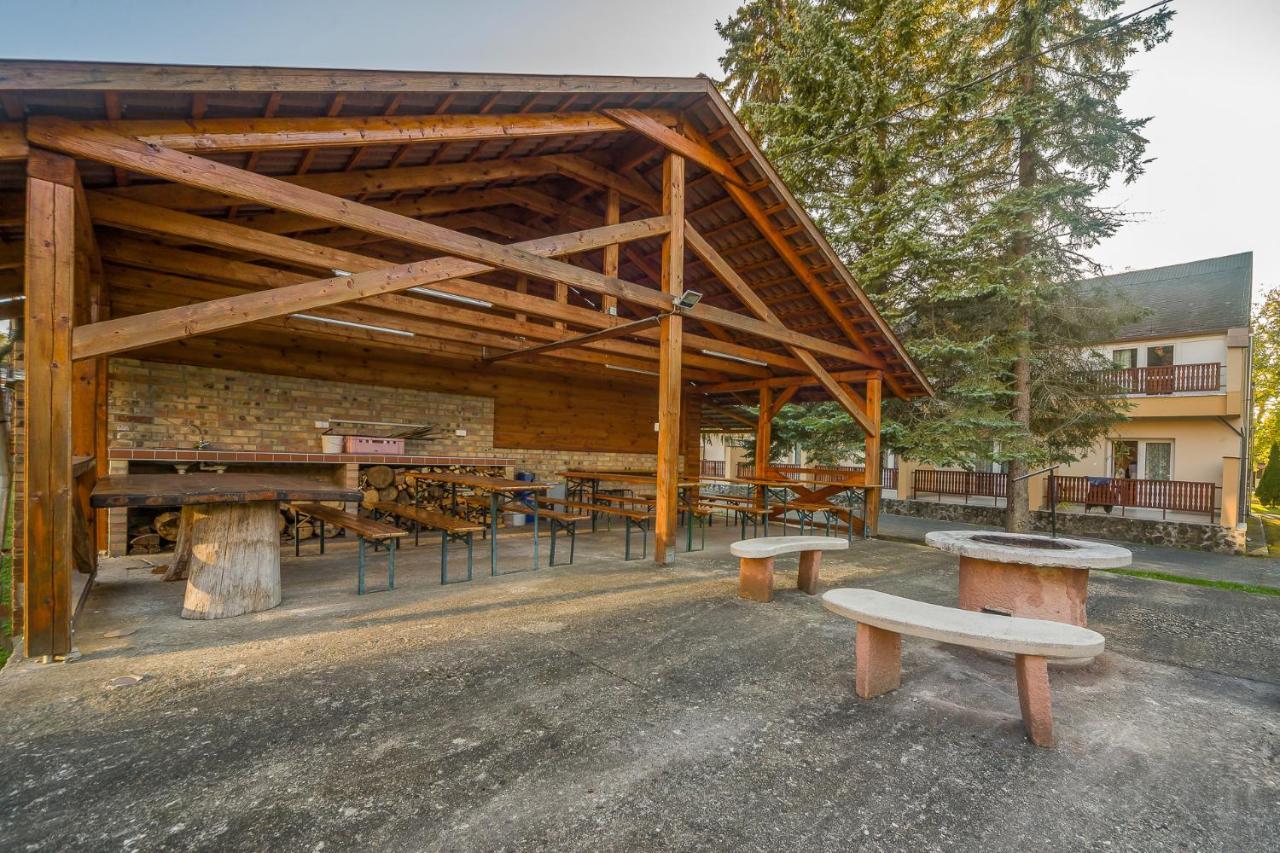 Lipicai Hotel Es Etterem Szilvasvarad Luaran gambar
