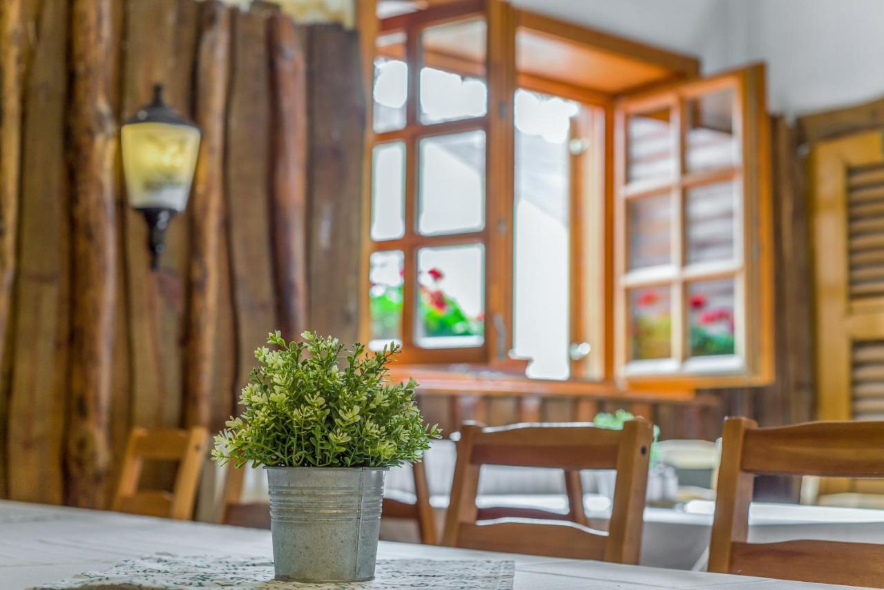 Lipicai Hotel Es Etterem Szilvasvarad Luaran gambar