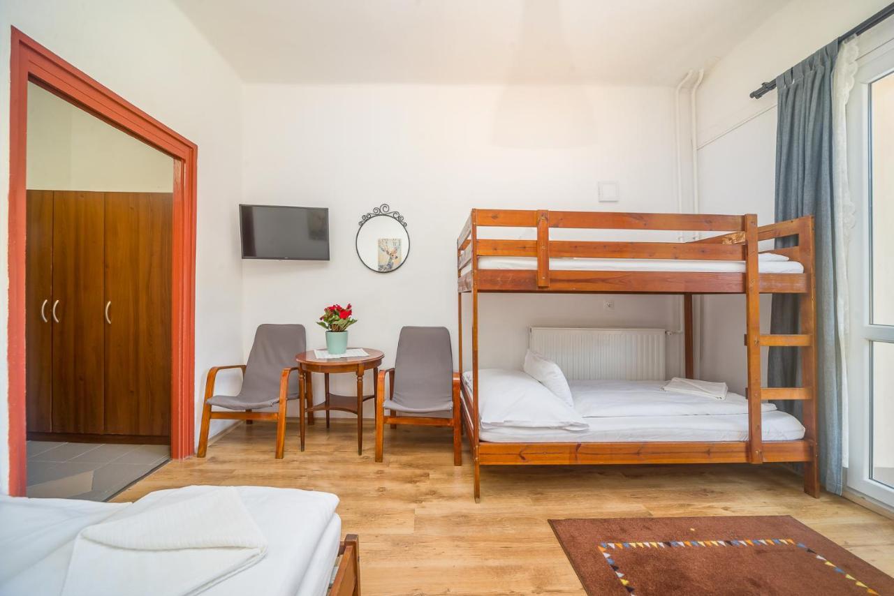 Lipicai Hotel Es Etterem Szilvasvarad Luaran gambar
