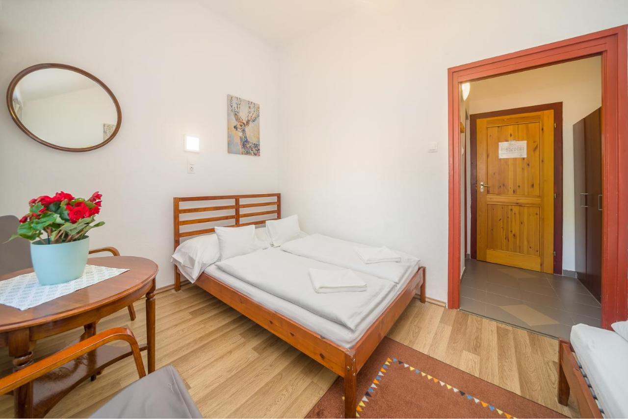 Lipicai Hotel Es Etterem Szilvasvarad Luaran gambar