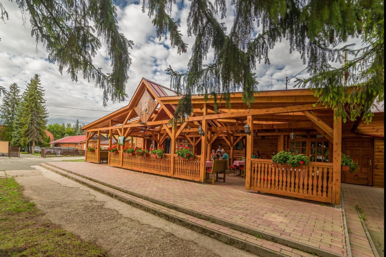 Lipicai Hotel Es Etterem Szilvasvarad Luaran gambar