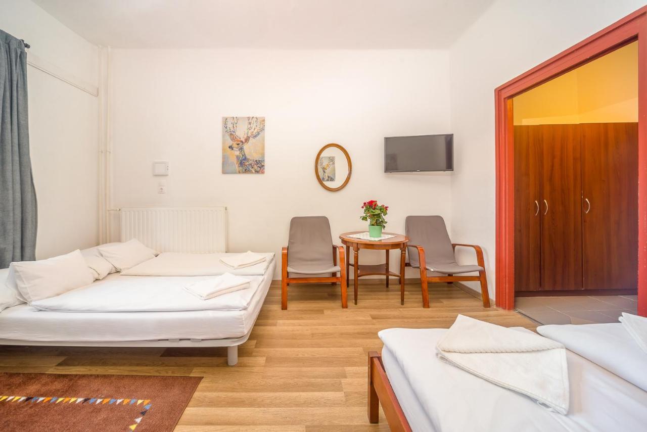 Lipicai Hotel Es Etterem Szilvasvarad Luaran gambar