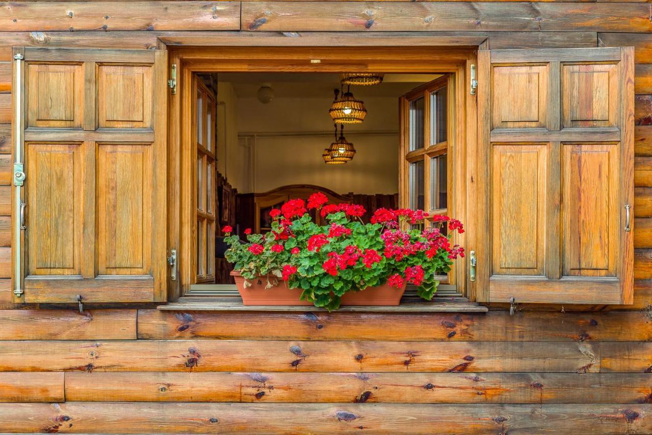Lipicai Hotel Es Etterem Szilvasvarad Luaran gambar