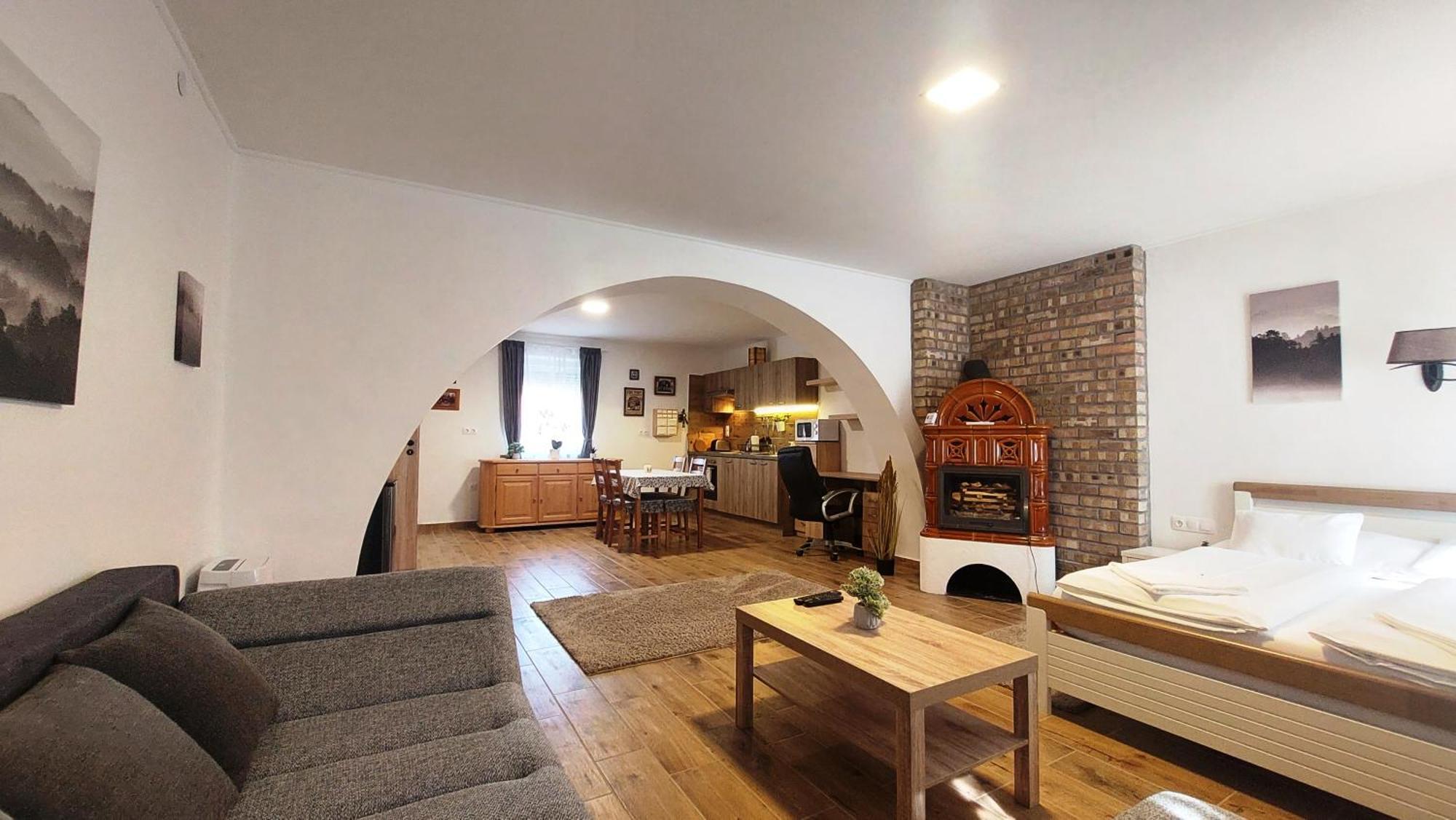 Lipicai Hotel Es Etterem Szilvasvarad Luaran gambar