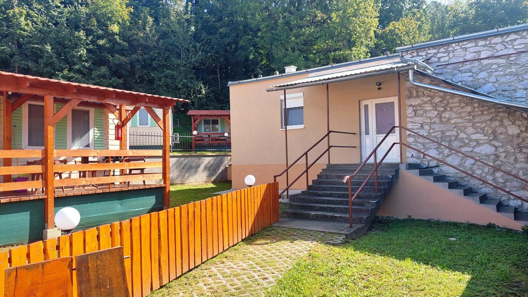 Lipicai Hotel Es Etterem Szilvasvarad Luaran gambar
