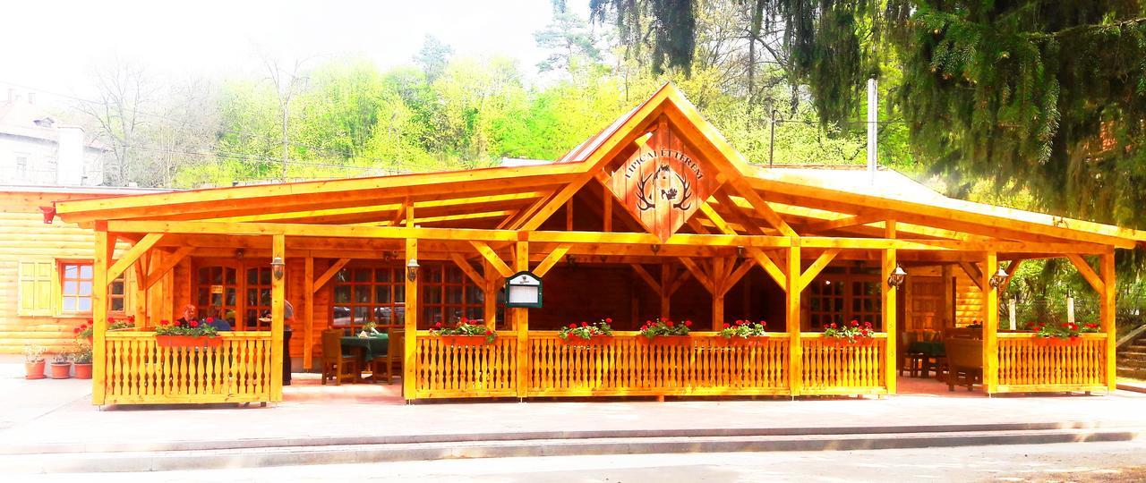 Lipicai Hotel Es Etterem Szilvasvarad Luaran gambar